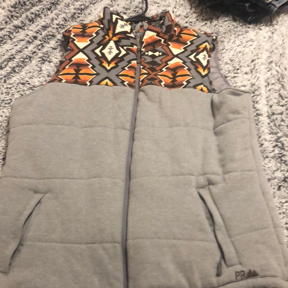Powder river outfitters Aztec vest
